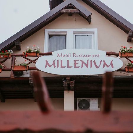 Hotel-Restaurant Milenium Salonta Ngoại thất bức ảnh
