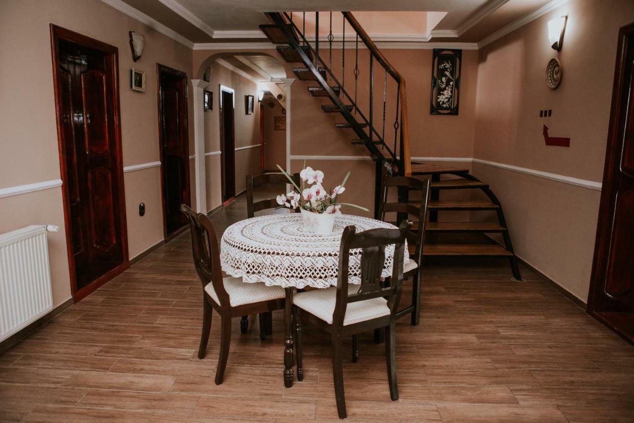 Hotel-Restaurant Milenium Salonta Ngoại thất bức ảnh
