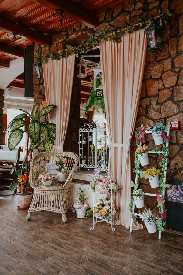 Hotel-Restaurant Milenium Salonta Ngoại thất bức ảnh