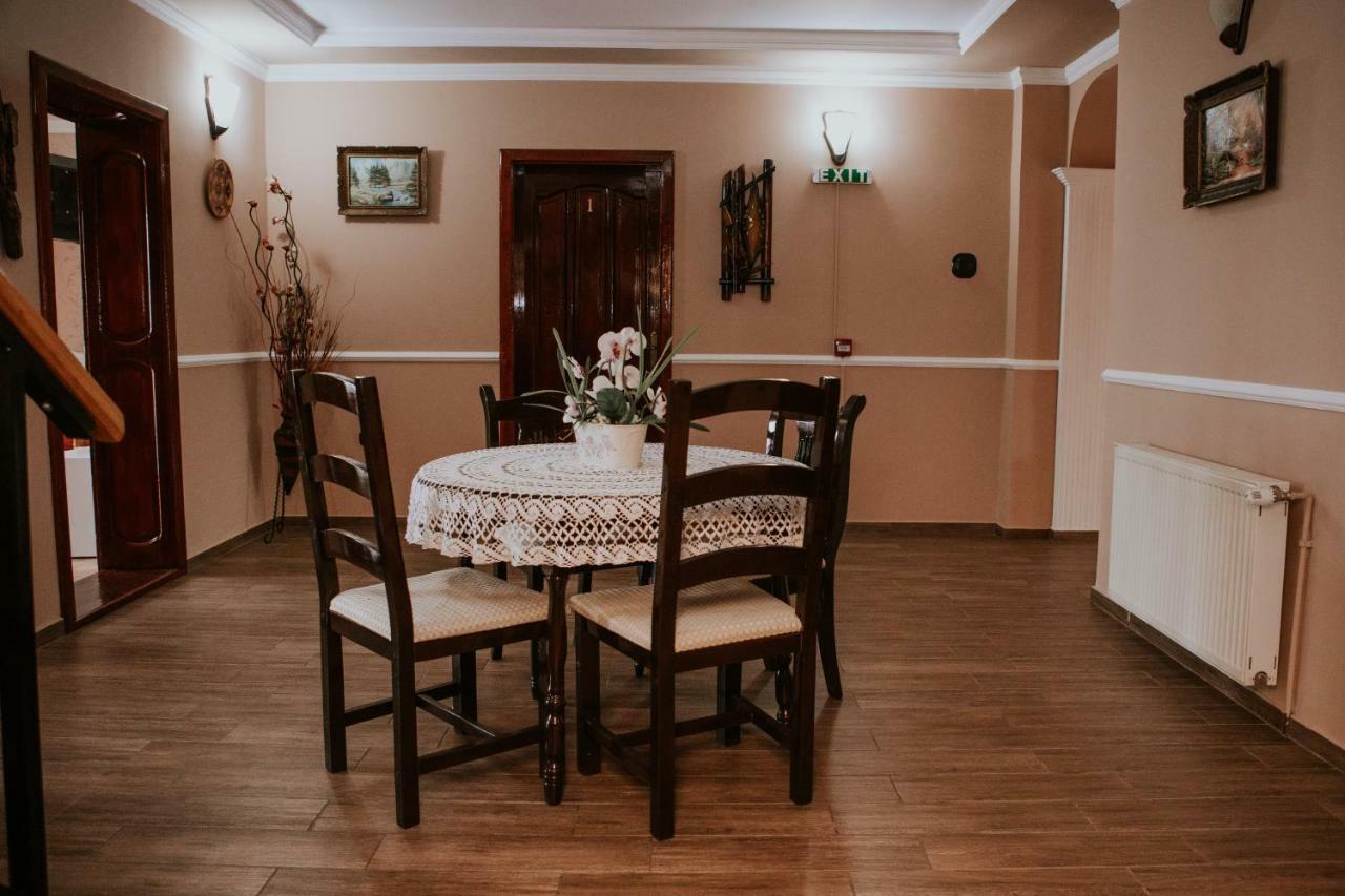 Hotel-Restaurant Milenium Salonta Ngoại thất bức ảnh
